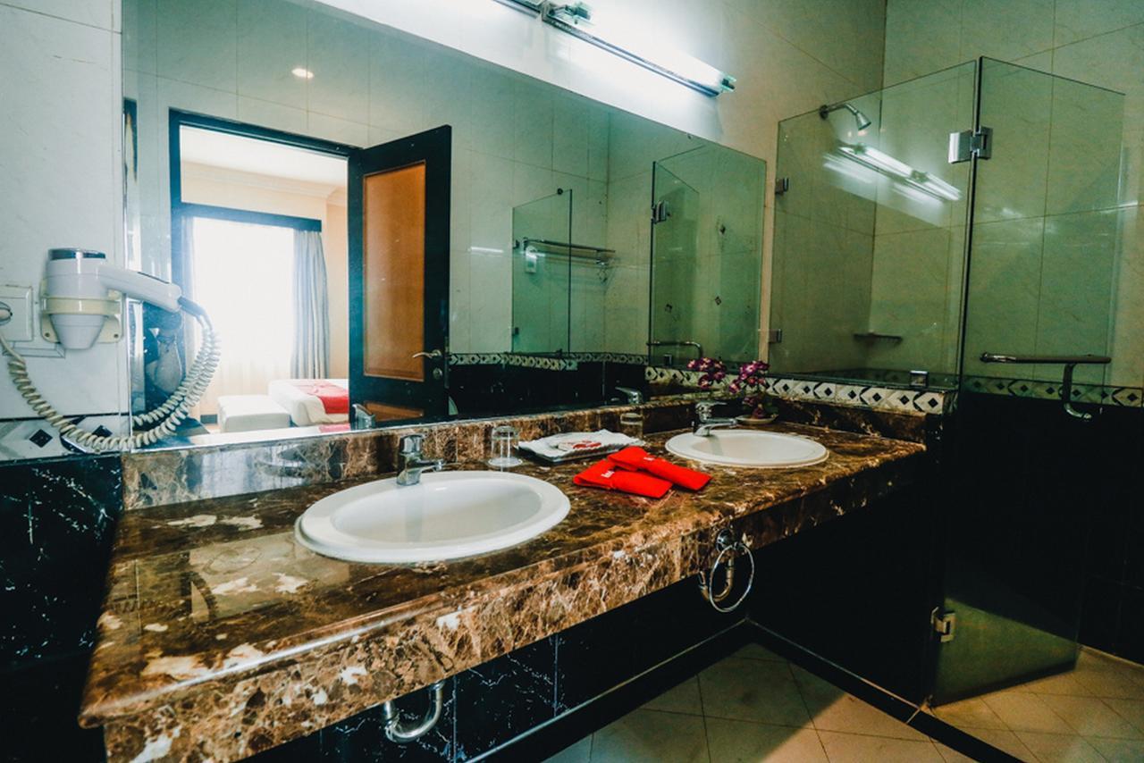 Hotel Reddoorz Premium @Jalan Jendral Sudirman Palembang Exterior foto