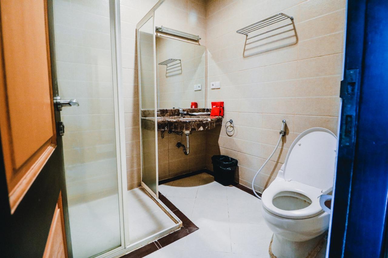 Hotel Reddoorz Premium @Jalan Jendral Sudirman Palembang Exterior foto