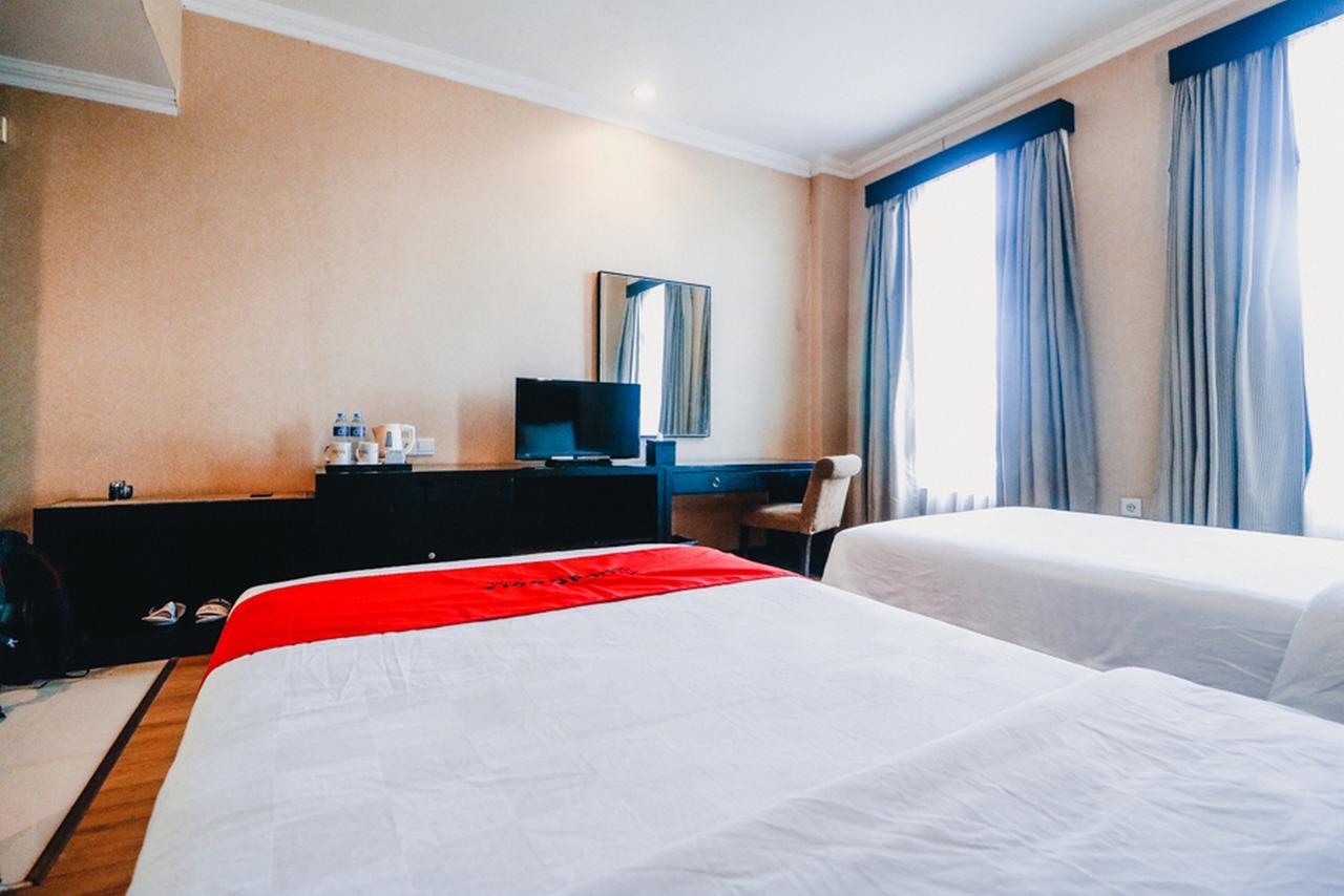 Hotel Reddoorz Premium @Jalan Jendral Sudirman Palembang Exterior foto