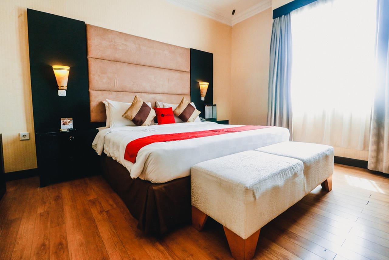 Hotel Reddoorz Premium @Jalan Jendral Sudirman Palembang Exterior foto